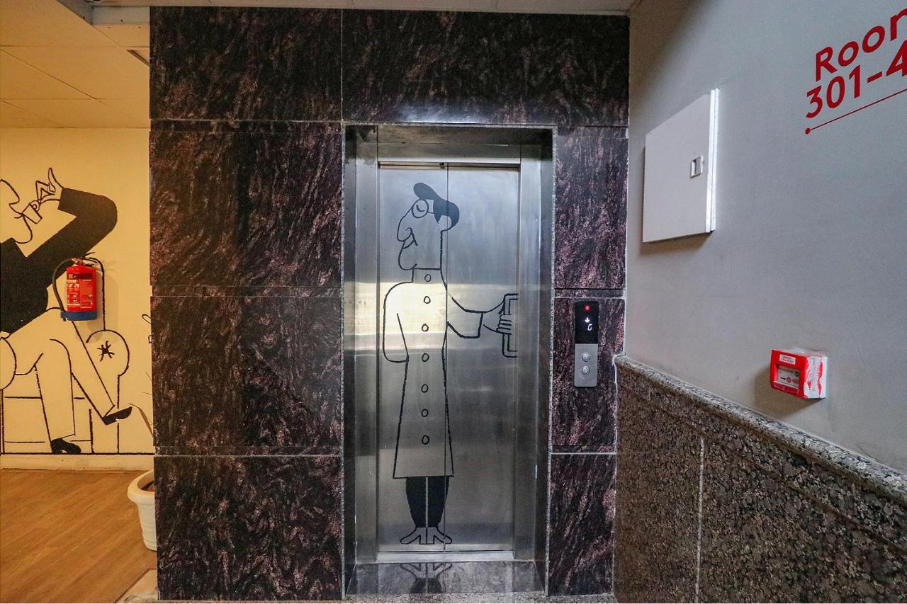FabHotel The Chaitanyas Delhi  Bagian luar foto