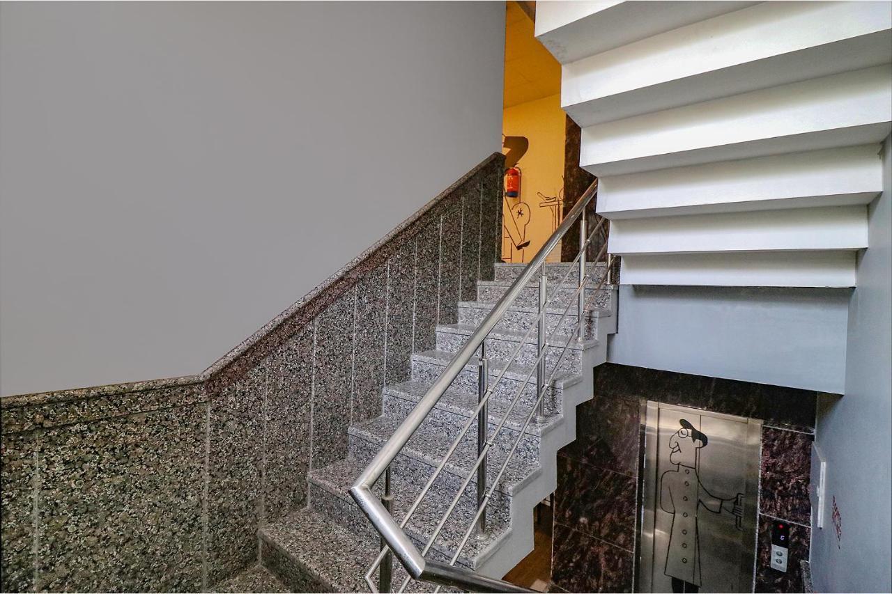 FabHotel The Chaitanyas Delhi  Bagian luar foto