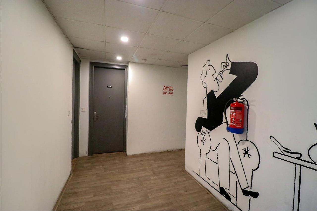 FabHotel The Chaitanyas Delhi  Bagian luar foto
