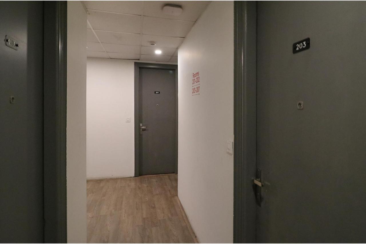 FabHotel The Chaitanyas Delhi  Bagian luar foto